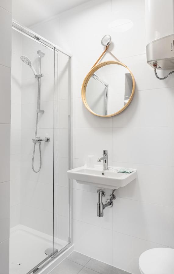 Apartamenty, Boutique Rooms Villa 82, Miejsce Prkingowe กอร์ซุฟเวียลคอปอลสกี ภายนอก รูปภาพ