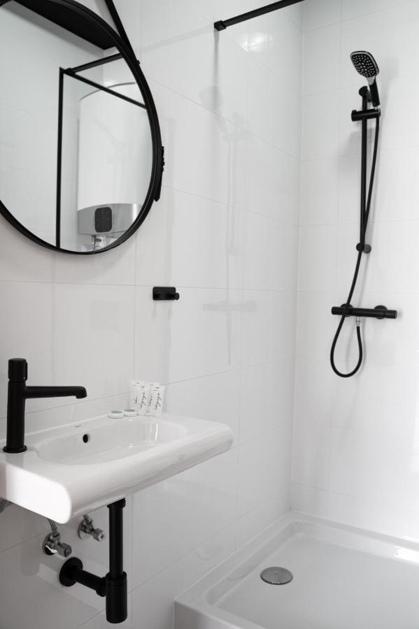 Apartamenty, Boutique Rooms Villa 82, Miejsce Prkingowe กอร์ซุฟเวียลคอปอลสกี ภายนอก รูปภาพ