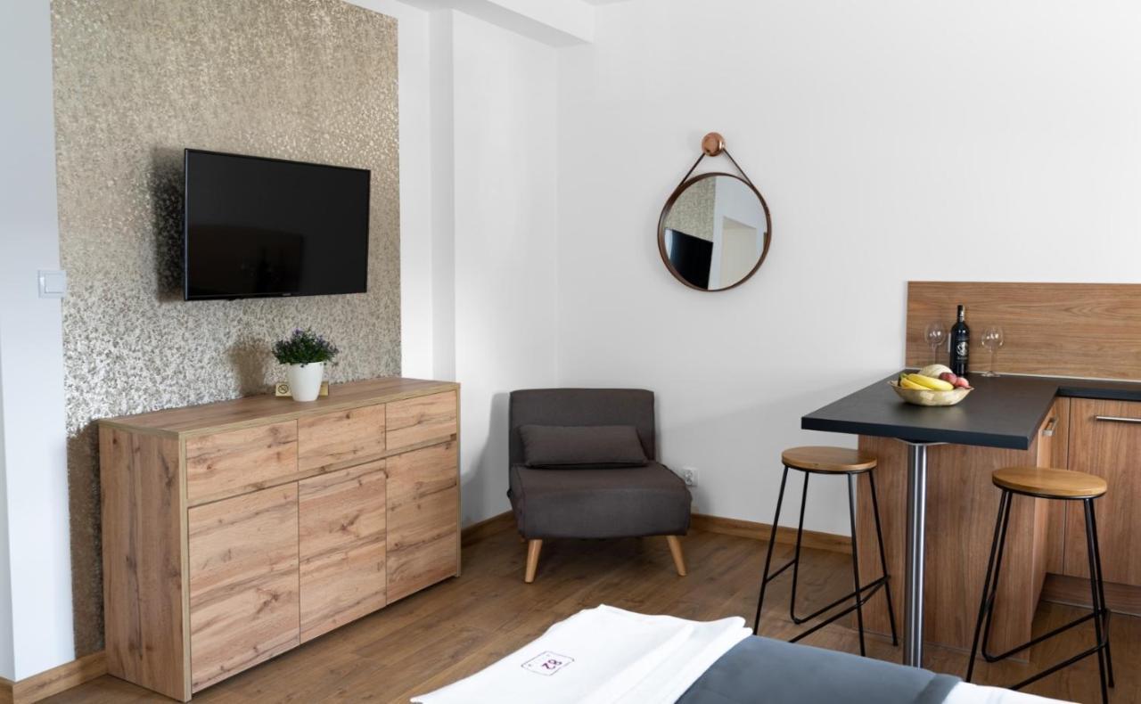 Apartamenty, Boutique Rooms Villa 82, Miejsce Prkingowe กอร์ซุฟเวียลคอปอลสกี ภายนอก รูปภาพ