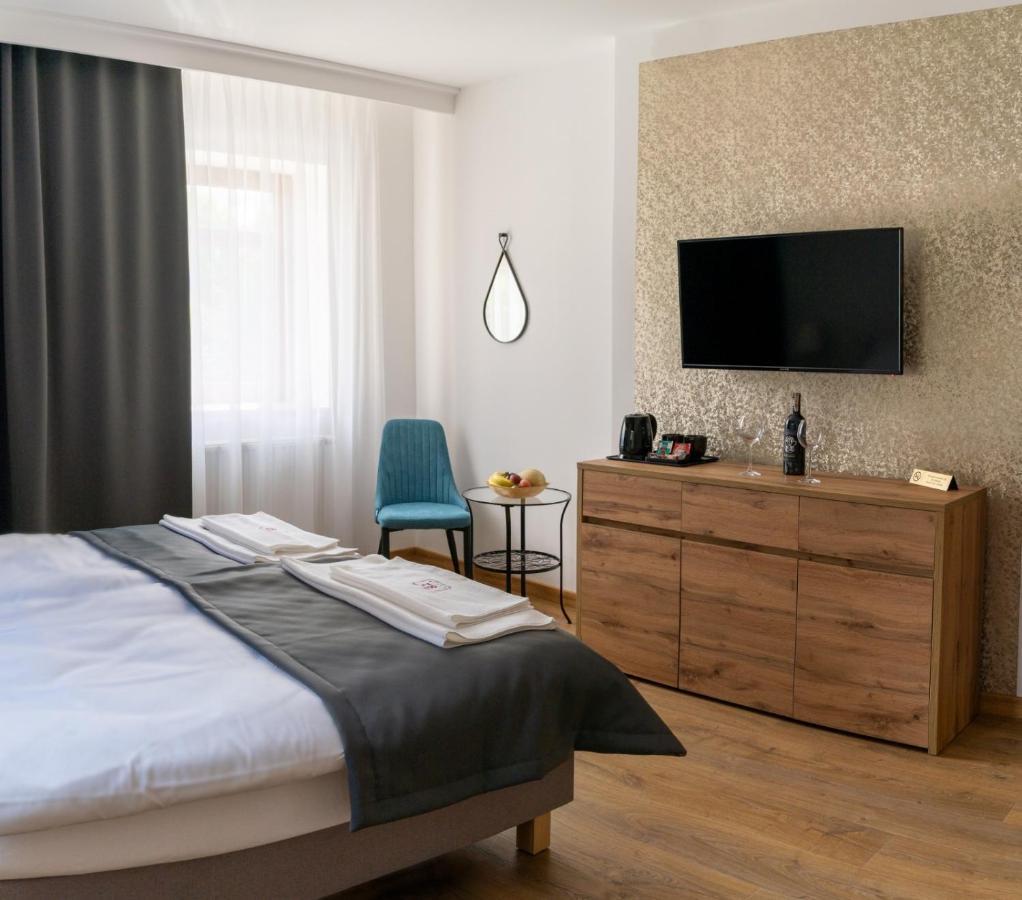 Apartamenty, Boutique Rooms Villa 82, Miejsce Prkingowe กอร์ซุฟเวียลคอปอลสกี ภายนอก รูปภาพ