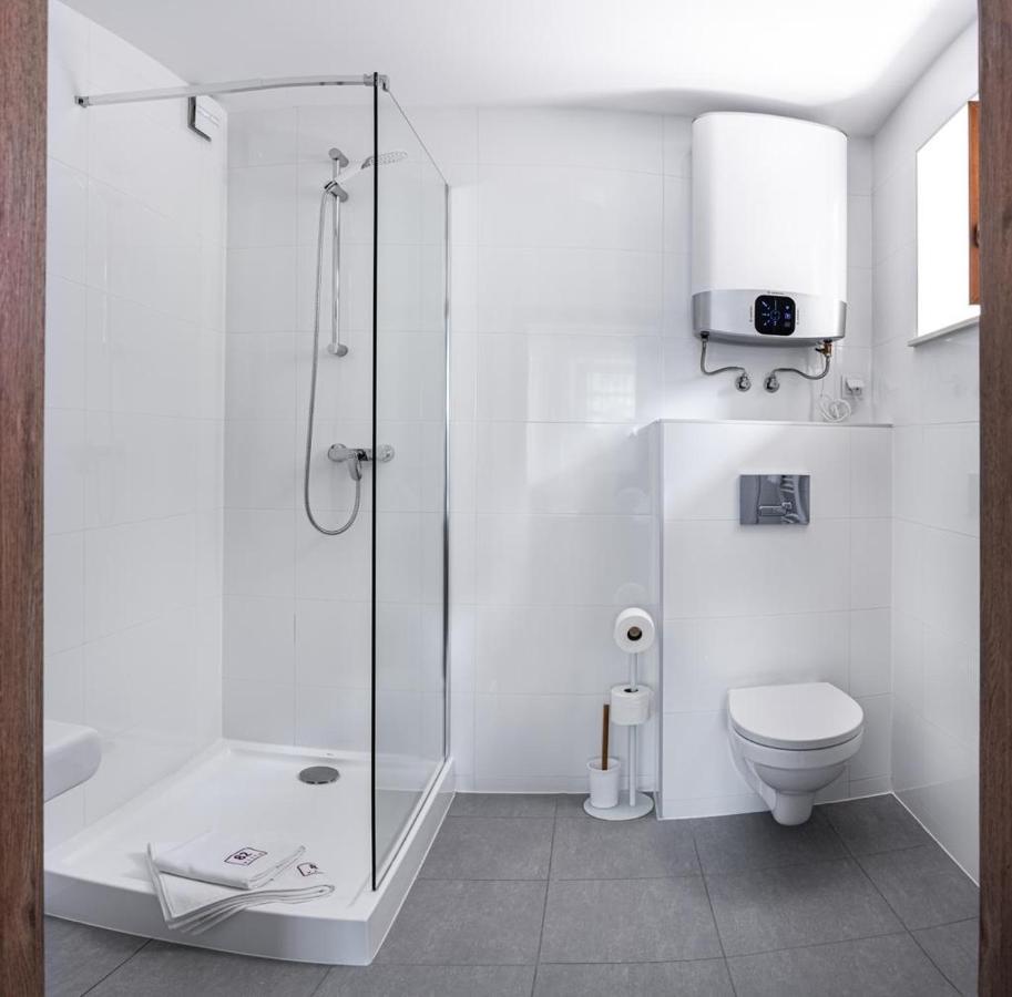 Apartamenty, Boutique Rooms Villa 82, Miejsce Prkingowe กอร์ซุฟเวียลคอปอลสกี ภายนอก รูปภาพ